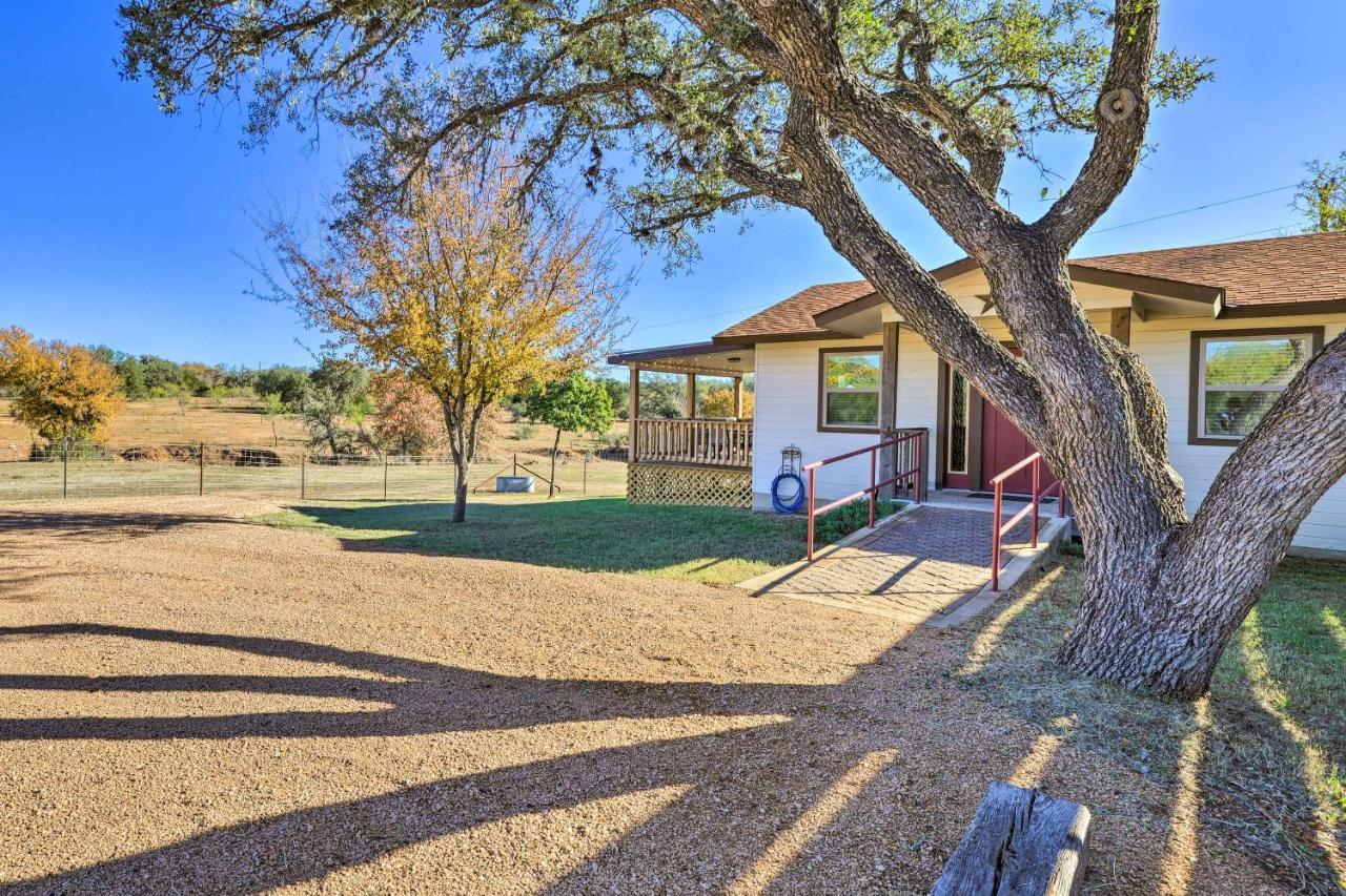 Cozy Fredericksburg Studio Near Wineries! Esterno foto
